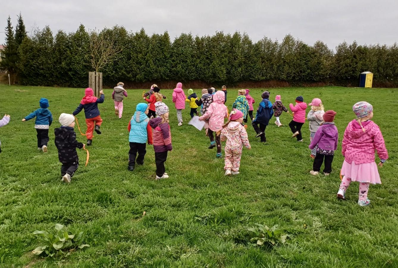 velikonoční stezka+ hledání vajíček na zahradě - 21