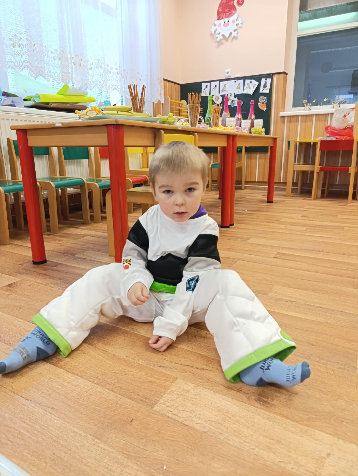 karneval na téma vesmír + přehlídka raket - 55