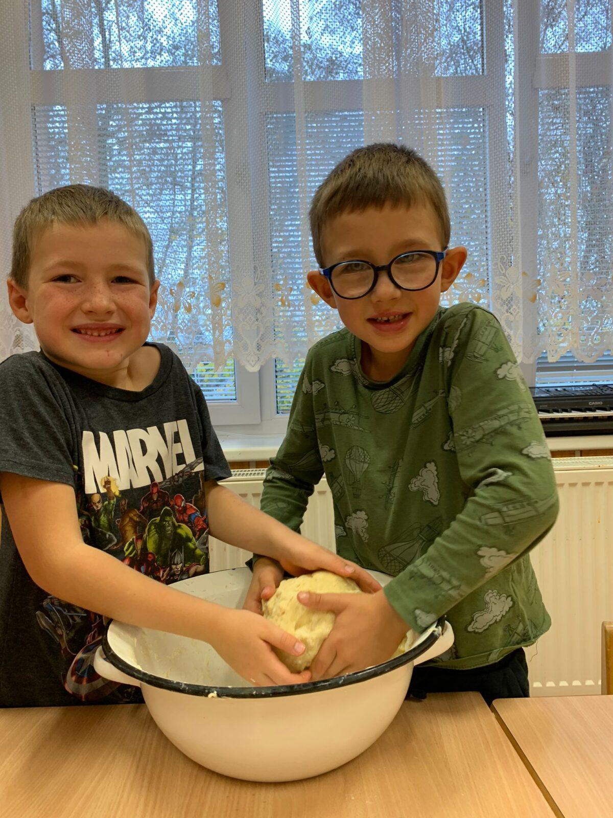 Pečeme svatomartinské rohlíčky - 14