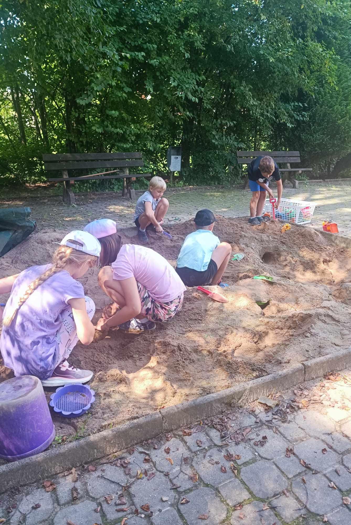 TÝDEN PLNÝ ZÁBAVY - 2.den - úterý 20.8. 2024 - 21