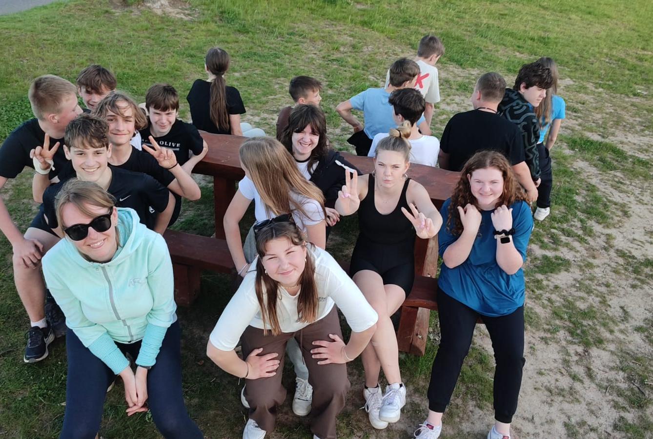 Spaní ve škole - 8. B - 32