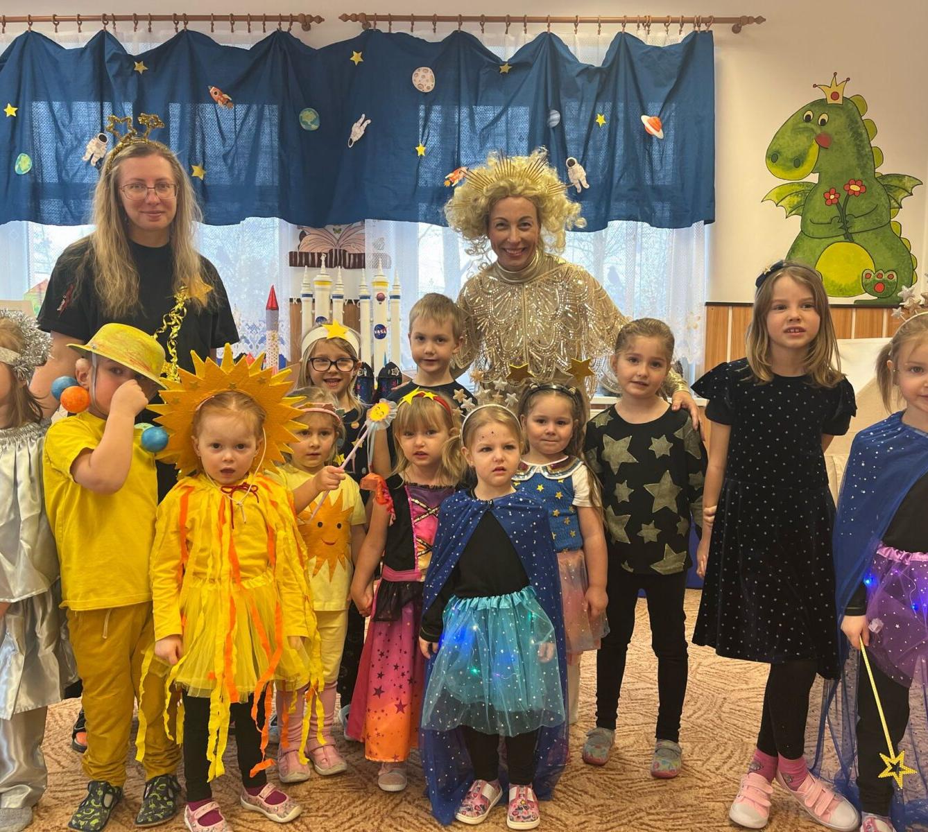 karneval na téma vesmír + přehlídka raket - 57