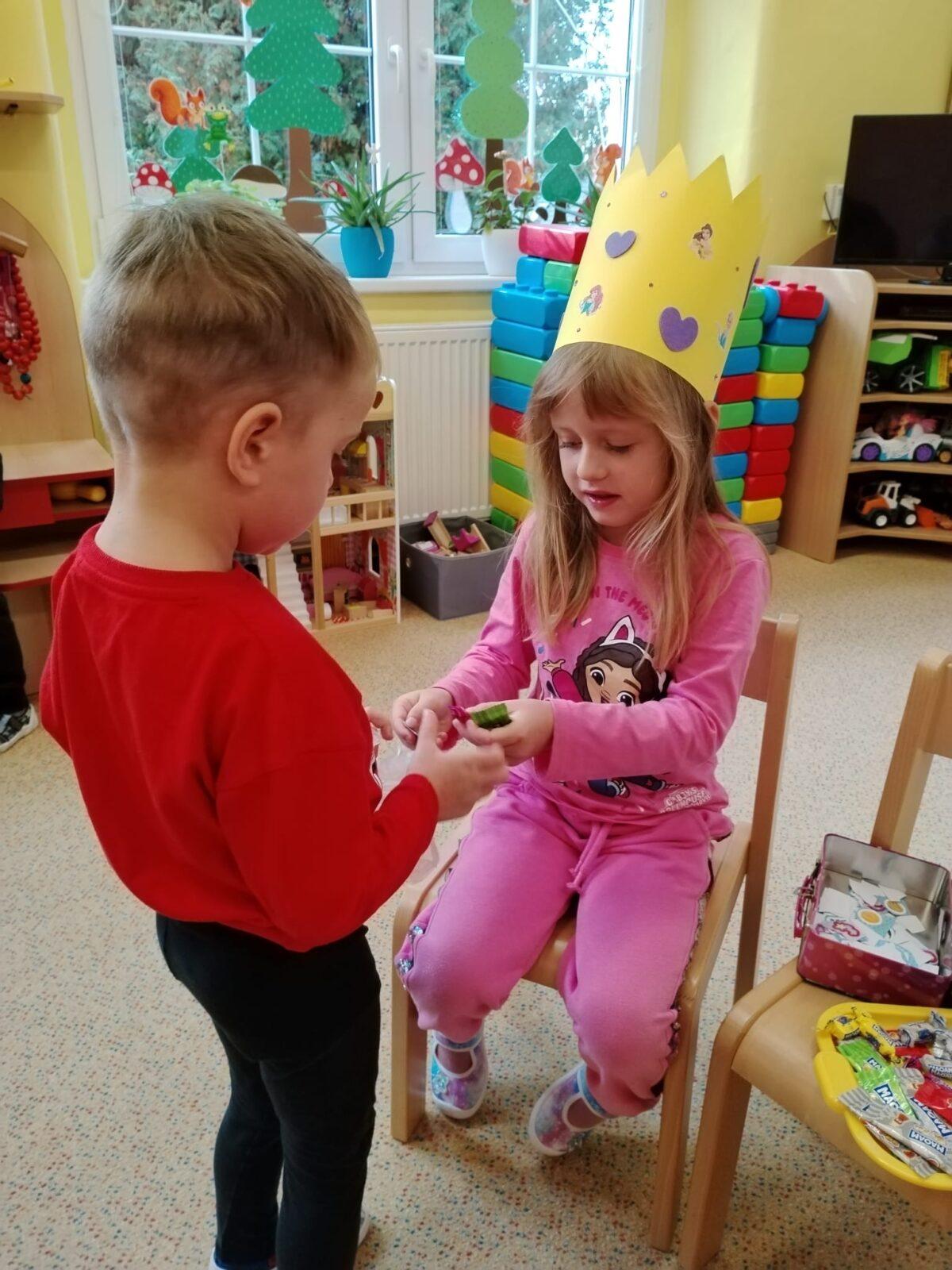 SLAVÍME: ELENKA, KAROLÍNKA A NATÁLKA MAJÍ NAROZENINY - 25