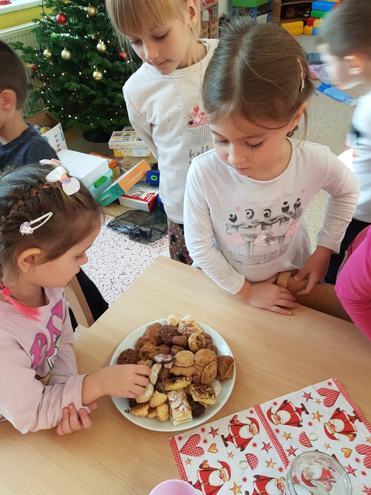 JEŽÍŠEK VE ŠKOLCE - 28