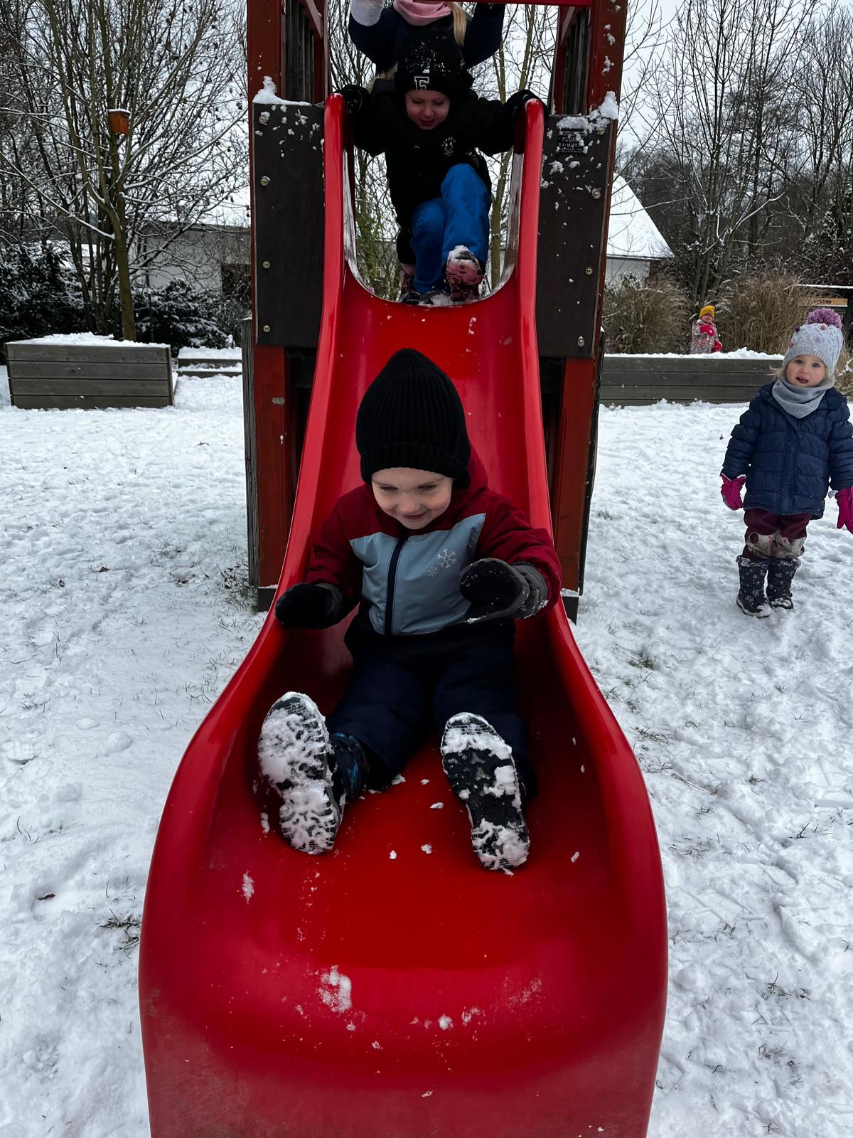 první sníh ve školce - 17