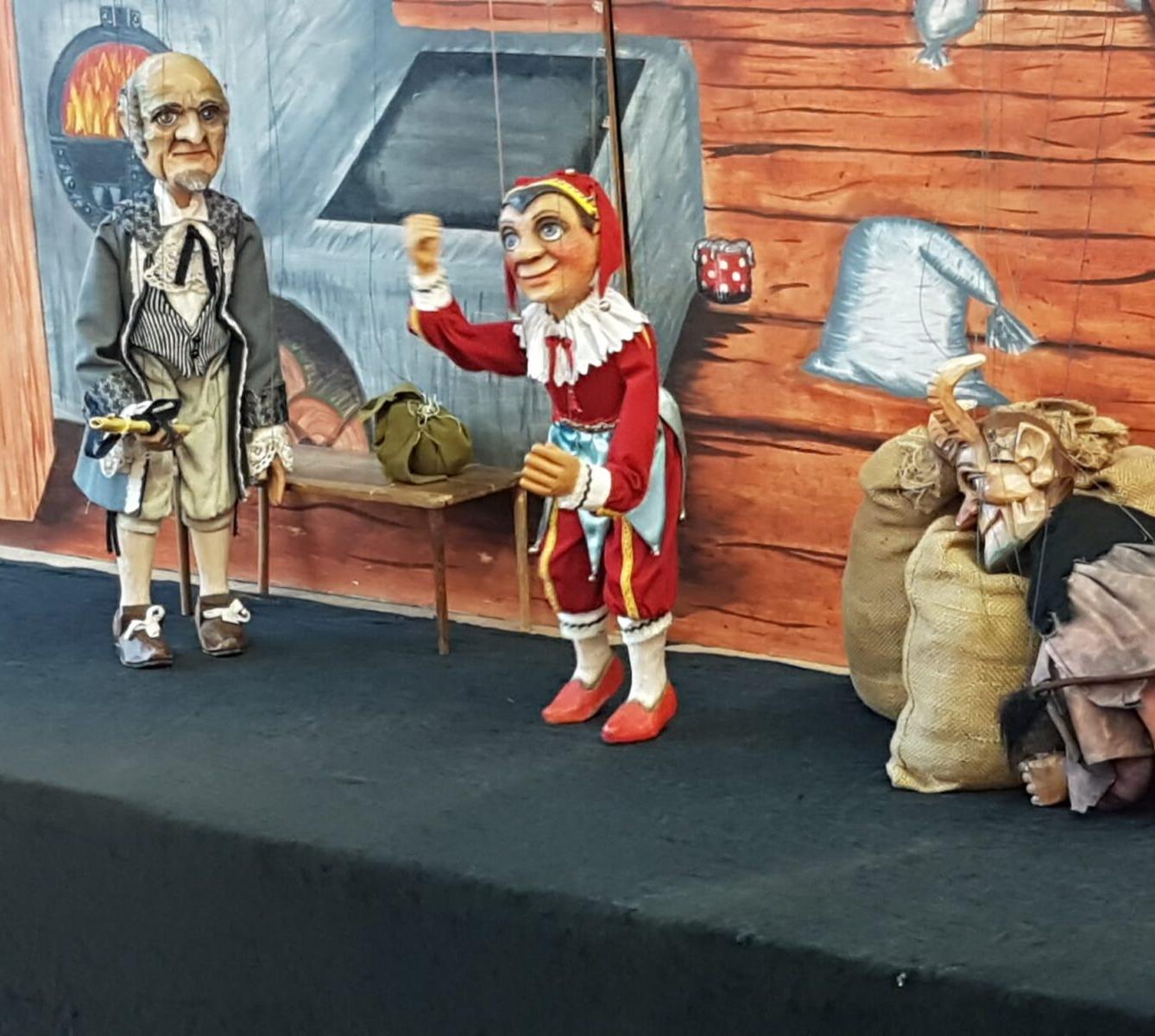 divadýlko: ,,JAK ČERTÍ JELITO A KOPYTO VAŘILI VTIPNOU KAŠI" - 12