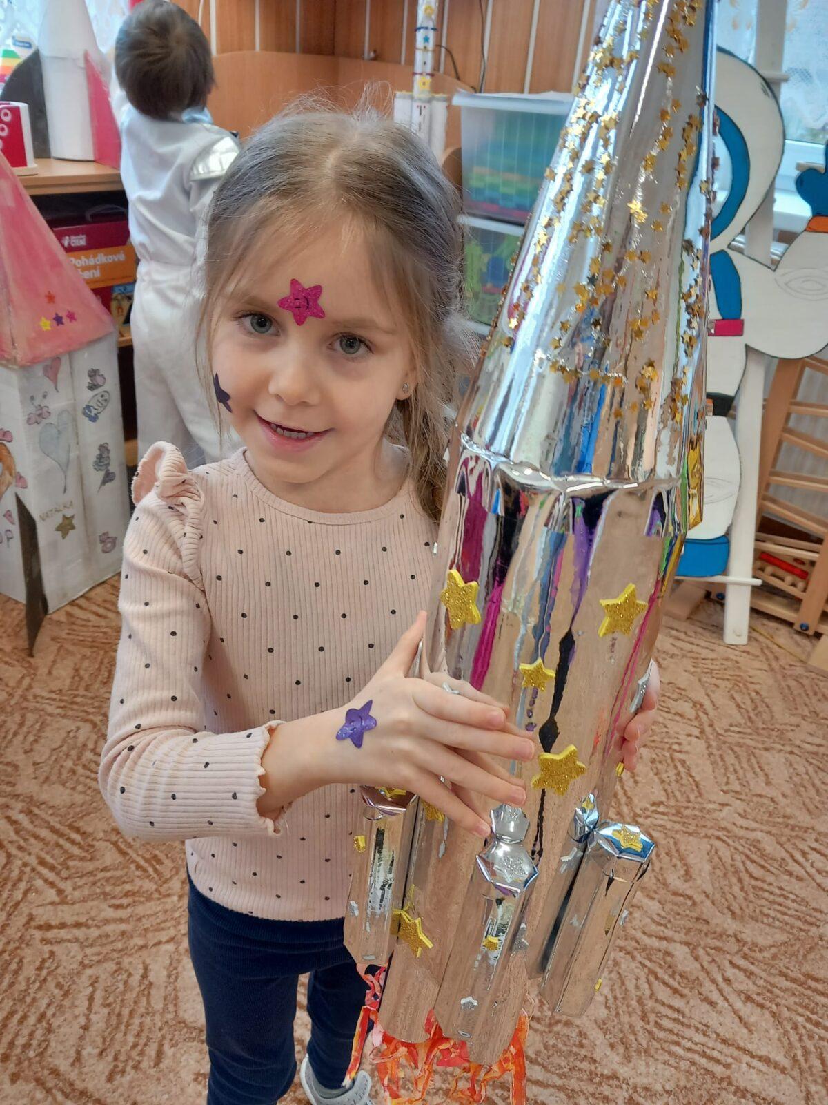 karneval na téma vesmír + přehlídka raket - 64