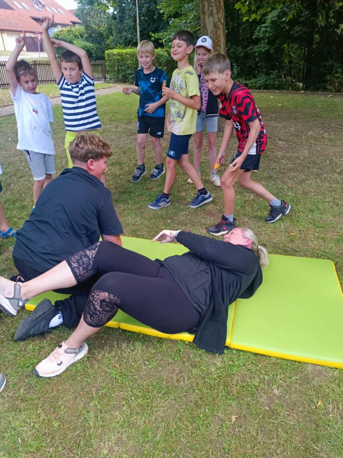 TÝDEN PLNÝ ZÁBAVY II - pátek - 60