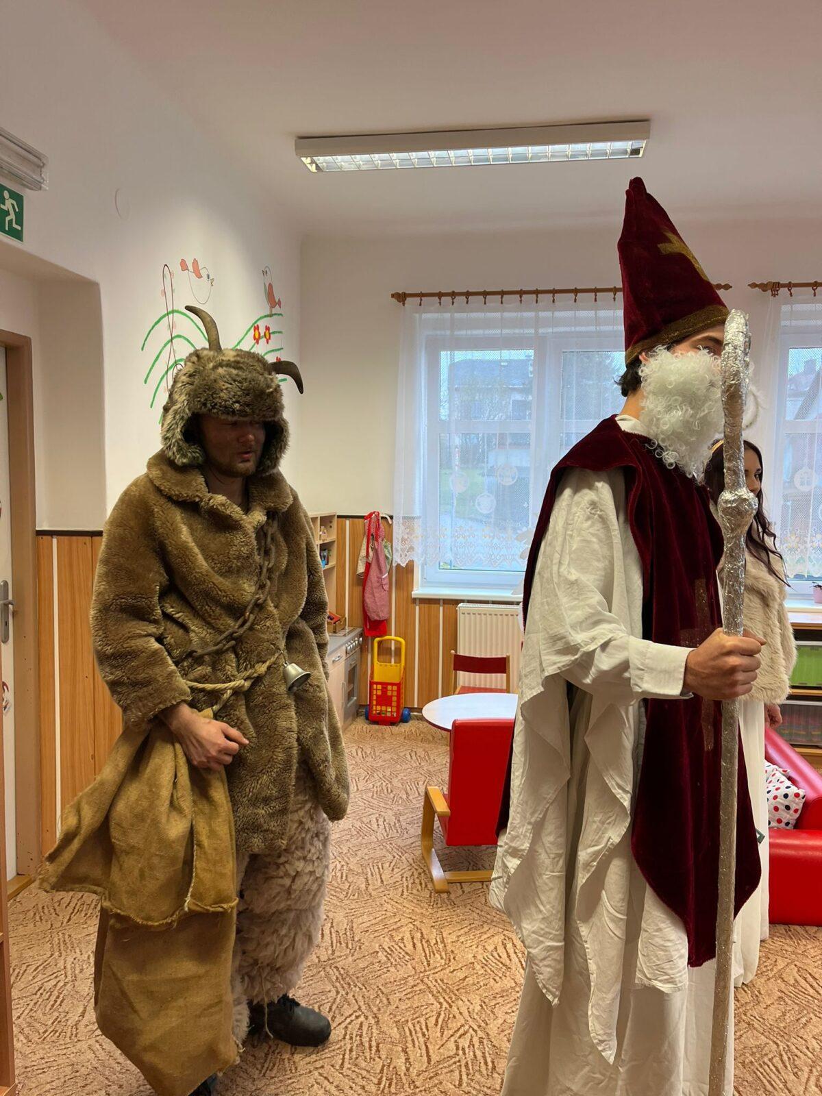 Mikuláš, anděl a čert ve školce - 17