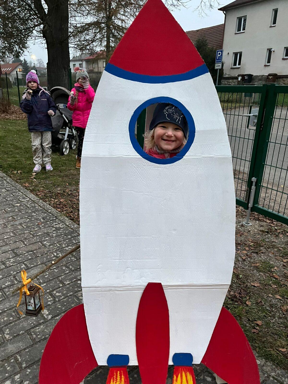 lampiónový průvod - vesmír - 28