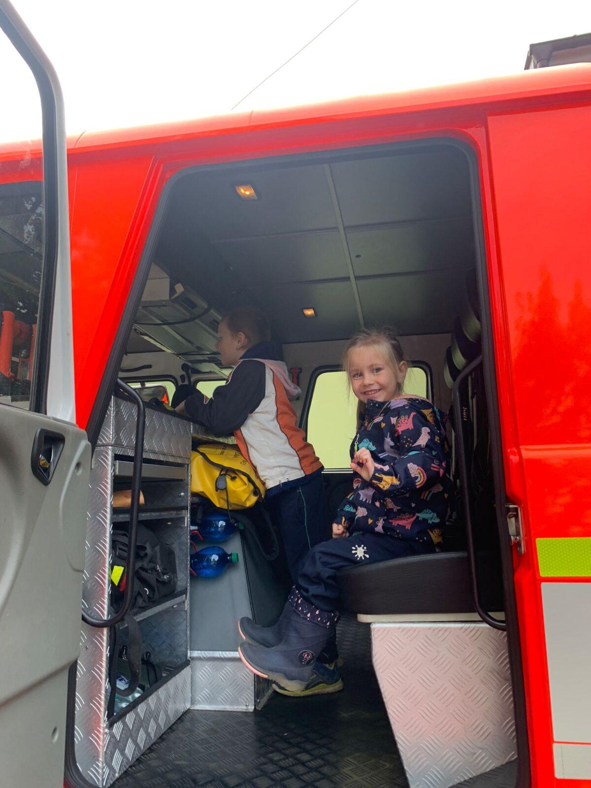 Návštěva dobrovolných hasičů v naší školce... - 42