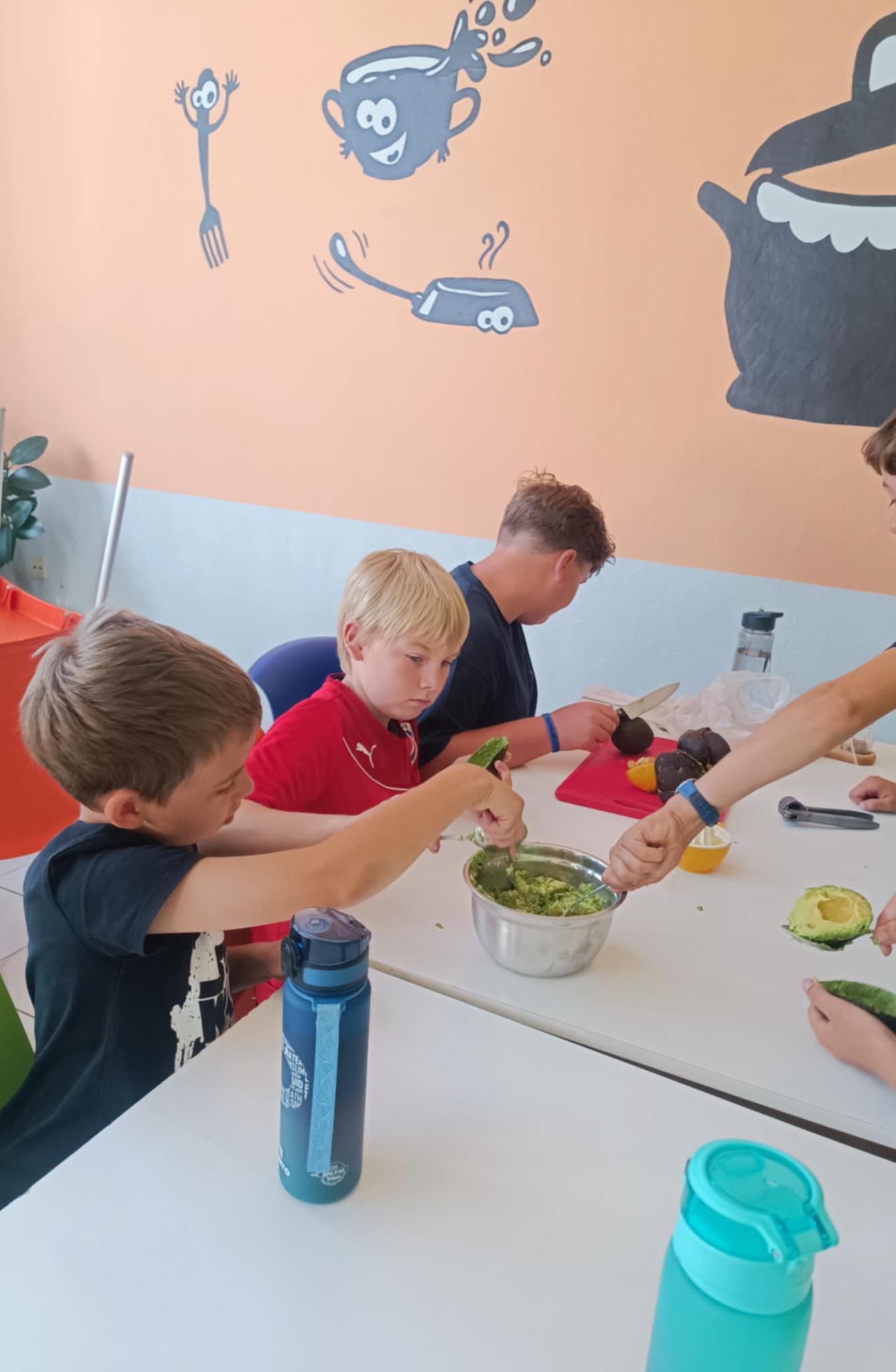 Týden plný zábavy II - úterý - 37