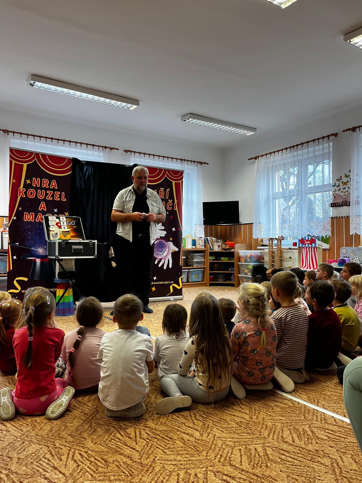 kouzelnické vystoupení - 17